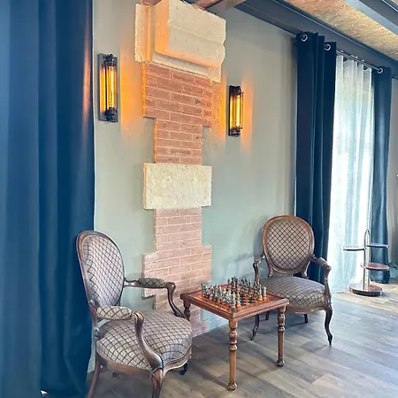 Le Manoir Du Bonheur *